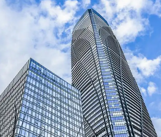 室内LED显示屏无缝拼接技术对商业空间视觉升级的影响